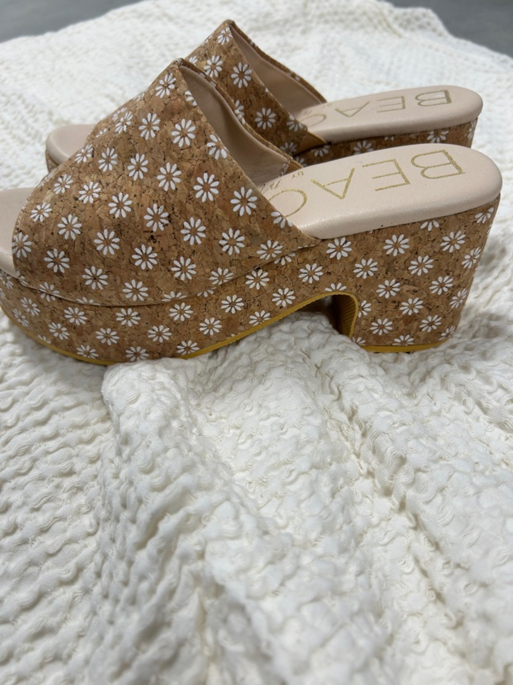 BEACH by Matisse Tan Daisy Embroidered Platform Slide Sandals - Picture 2 of 4